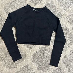 Top manga larga negro. 
Perfecto para estilo casual o gimnasio.